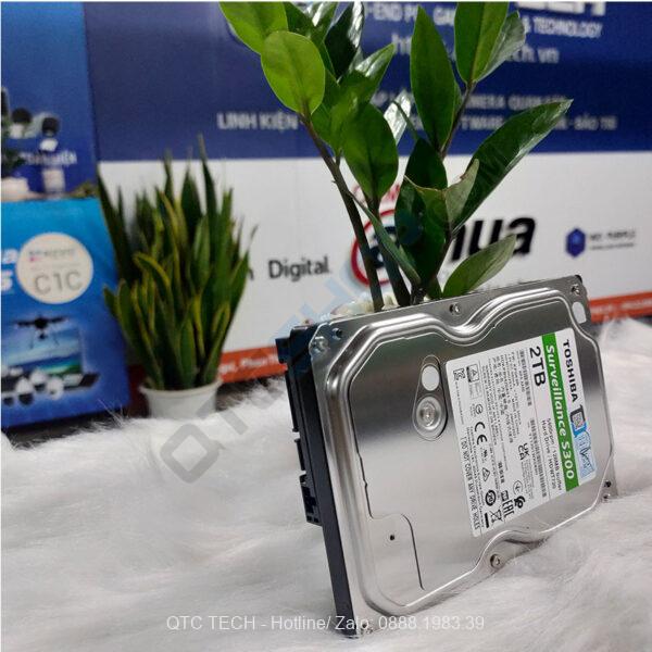 Ổ cứng HDD TOSHIBA Surveillance S300 2TB 3.5 inch, 5400RPM, SATA, 128MB Cache (HDWT720UZSVA)