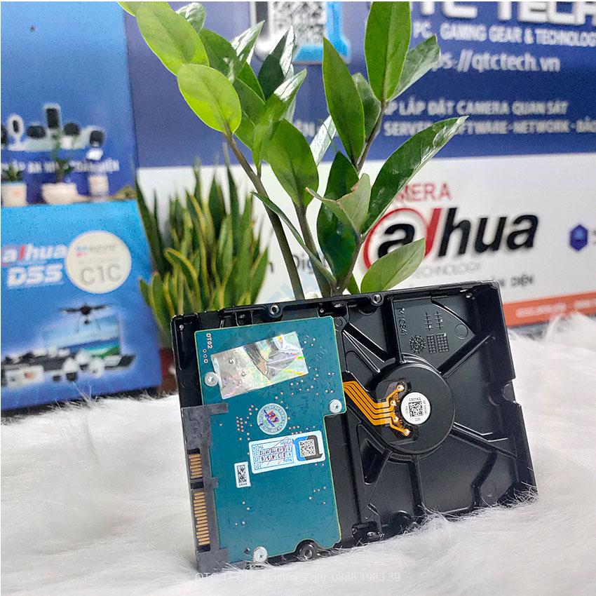 Ổ cứng HDD TOSHIBA Surveillance S300 2TB 3.5 inch, 5400RPM, SATA, 128MB Cache (HDWT720UZSVA)